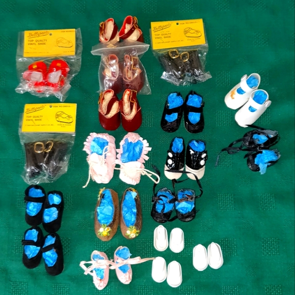 LOT of VINTAGE Doll Shoes Moccasins Ballet Slippers DOLLSPART 19 pair 1" to 2" - Picture 1 of 16
